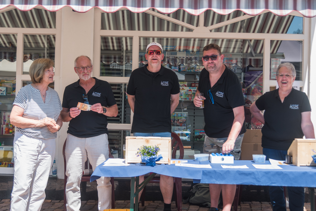 Das Team der Arge beim Wertmarkenverkauf